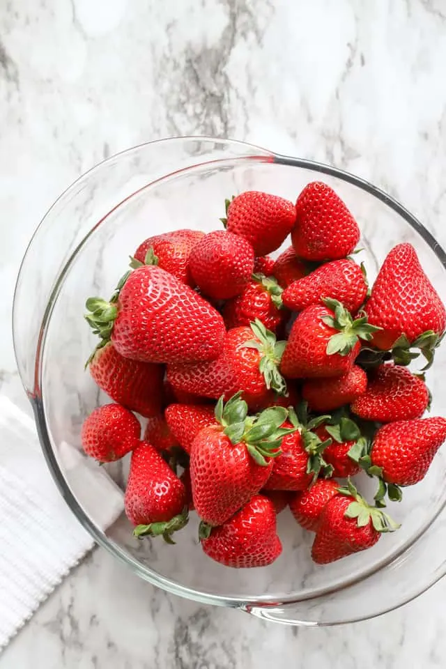 https://www.abakershouse.com/wp-content/uploads/2018/05/strawberries-in-bowl.jpg.webp